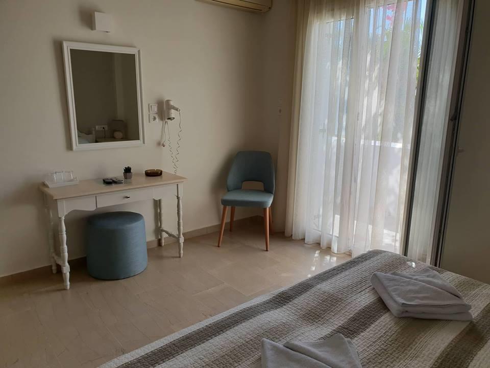 Alkyon Hotel Kamari  Exterior photo